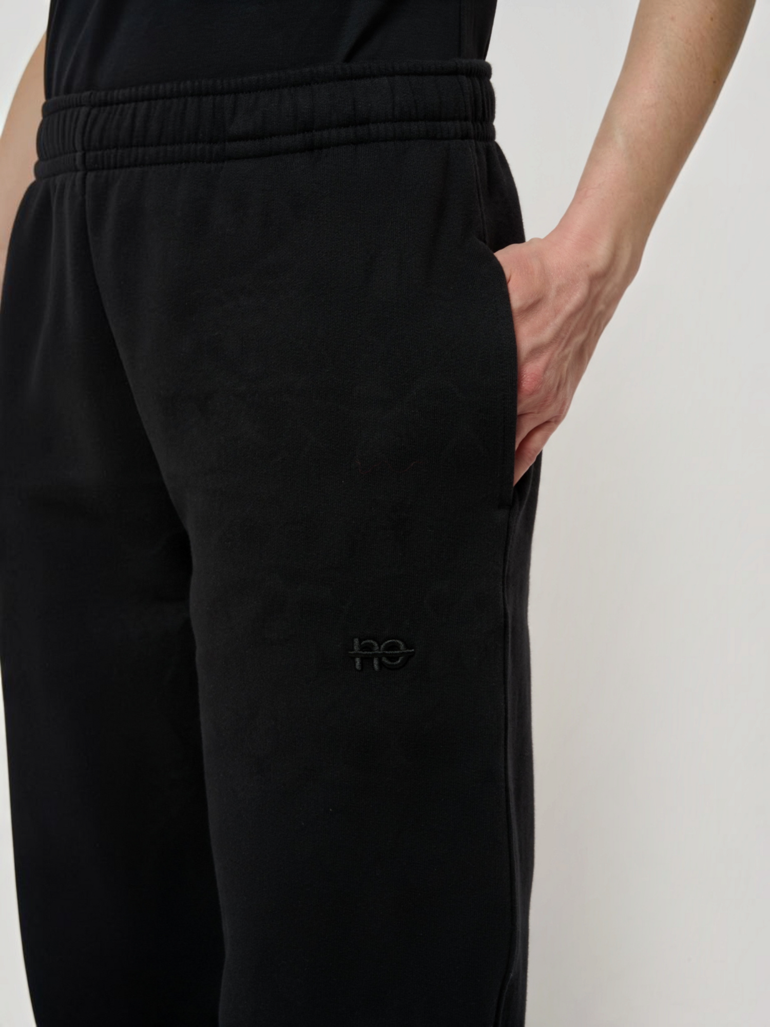 Le Flowy bleu nuit, pantalon jogging unisexe coupe large en coton biologique – vue 5