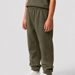 Le Flowy enfant vert kaki, pantalon jogging enfant en coton biologique – vue 1