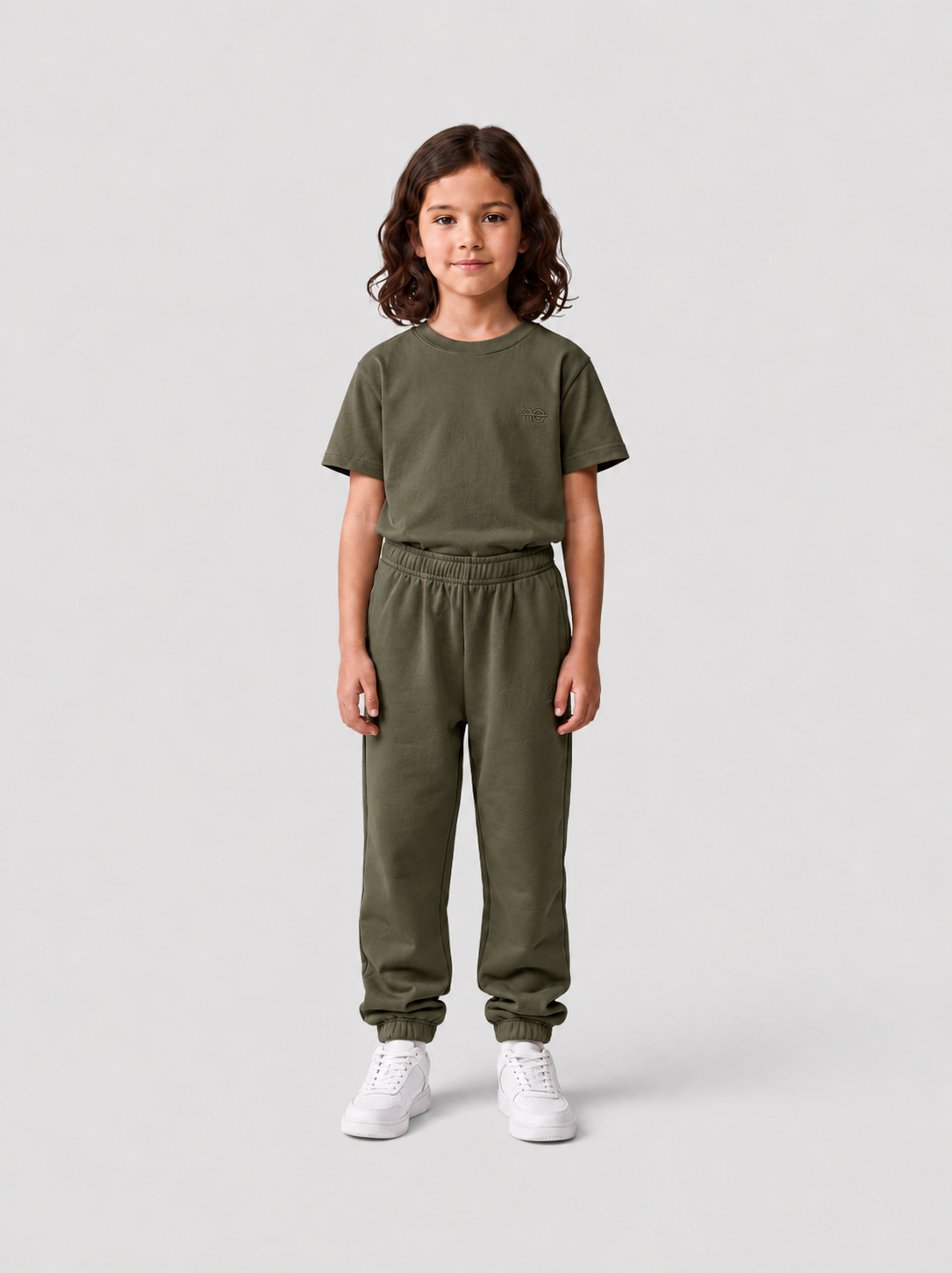 Le Flowy enfant vert kaki, pantalon jogging enfant en coton biologique – vue 4