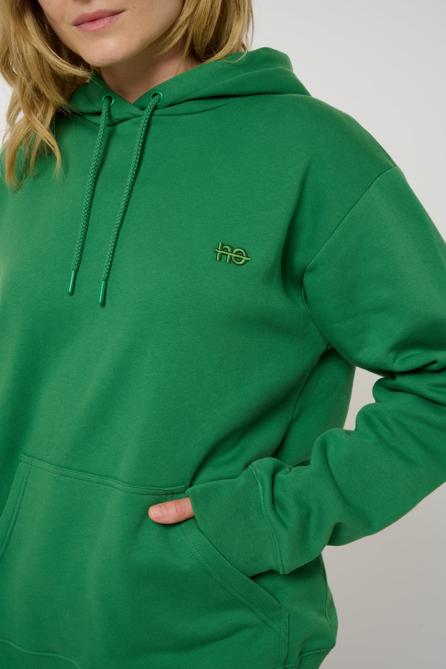 Le Hoody vert émeraude, sweat à capuche unisexe en coton biologique – vue 6