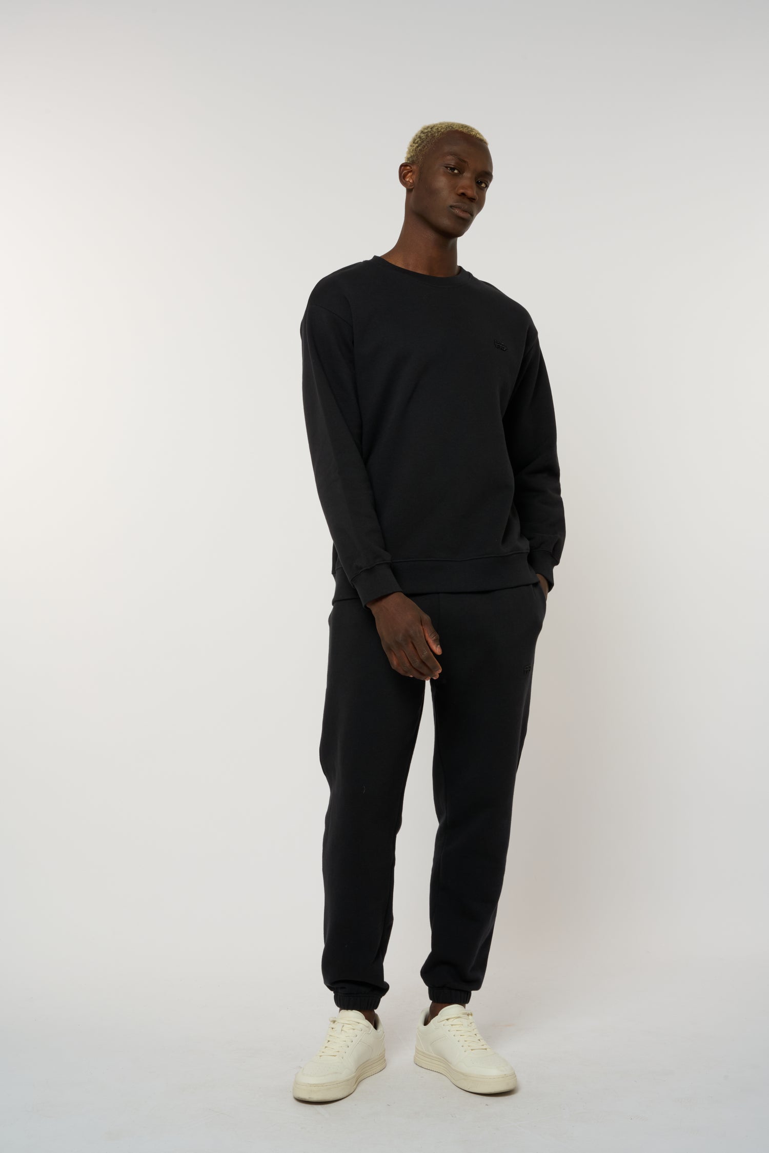 Le Sweaty bleu nuit, sweat unisexe sans capuche en coton biologique – vue 2