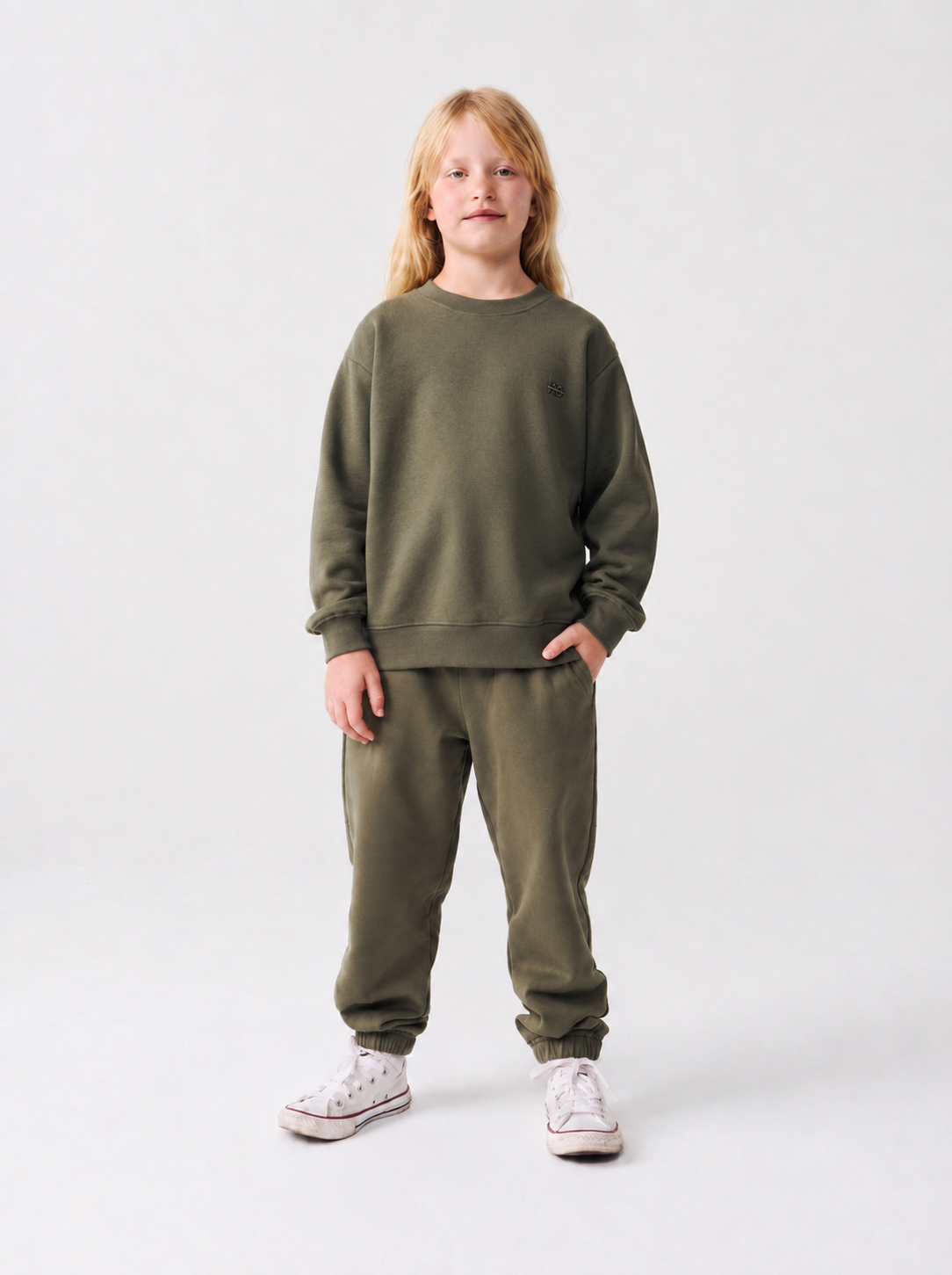 Sweaty + Flowy enfant vert kaki, ensemble sweat et jogging enfant en coton biologique – vue 2