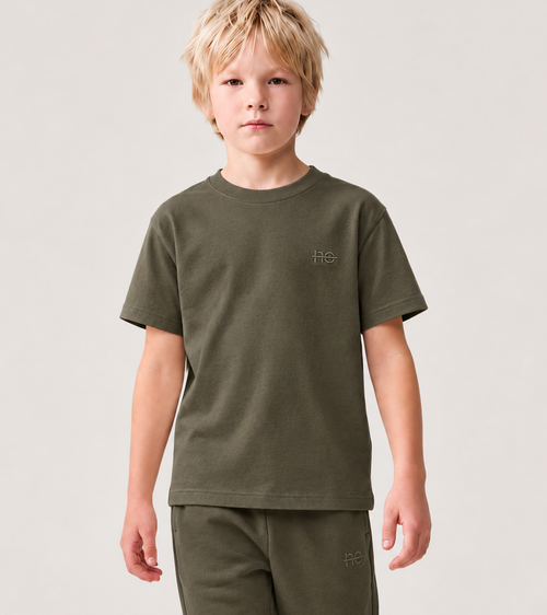 Le Ty-shirt O enfant vert kaki, T-shirt enfant col rond en coton biologique – vue 2