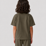Le Ty-shirt O enfant vert kaki, T-shirt enfant col rond en coton biologique – vue 3