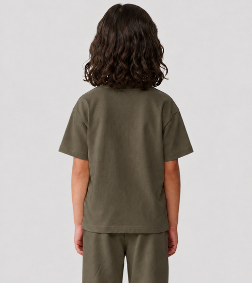 Le Ty-shirt O enfant vert kaki, T-shirt enfant col rond en coton biologique – vue 3