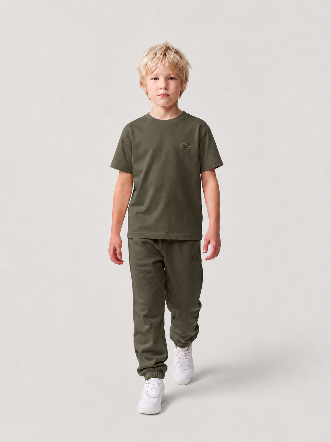 Le Ty-shirt O enfant vert kaki, T-shirt enfant col rond en coton biologique – vue 6