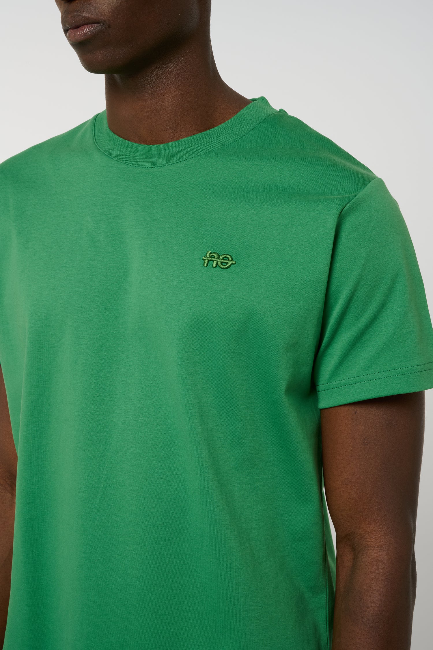 Le Ty-shirt O vert émeraude, T-shirt unisexe col rond en coton biologique – vue 6