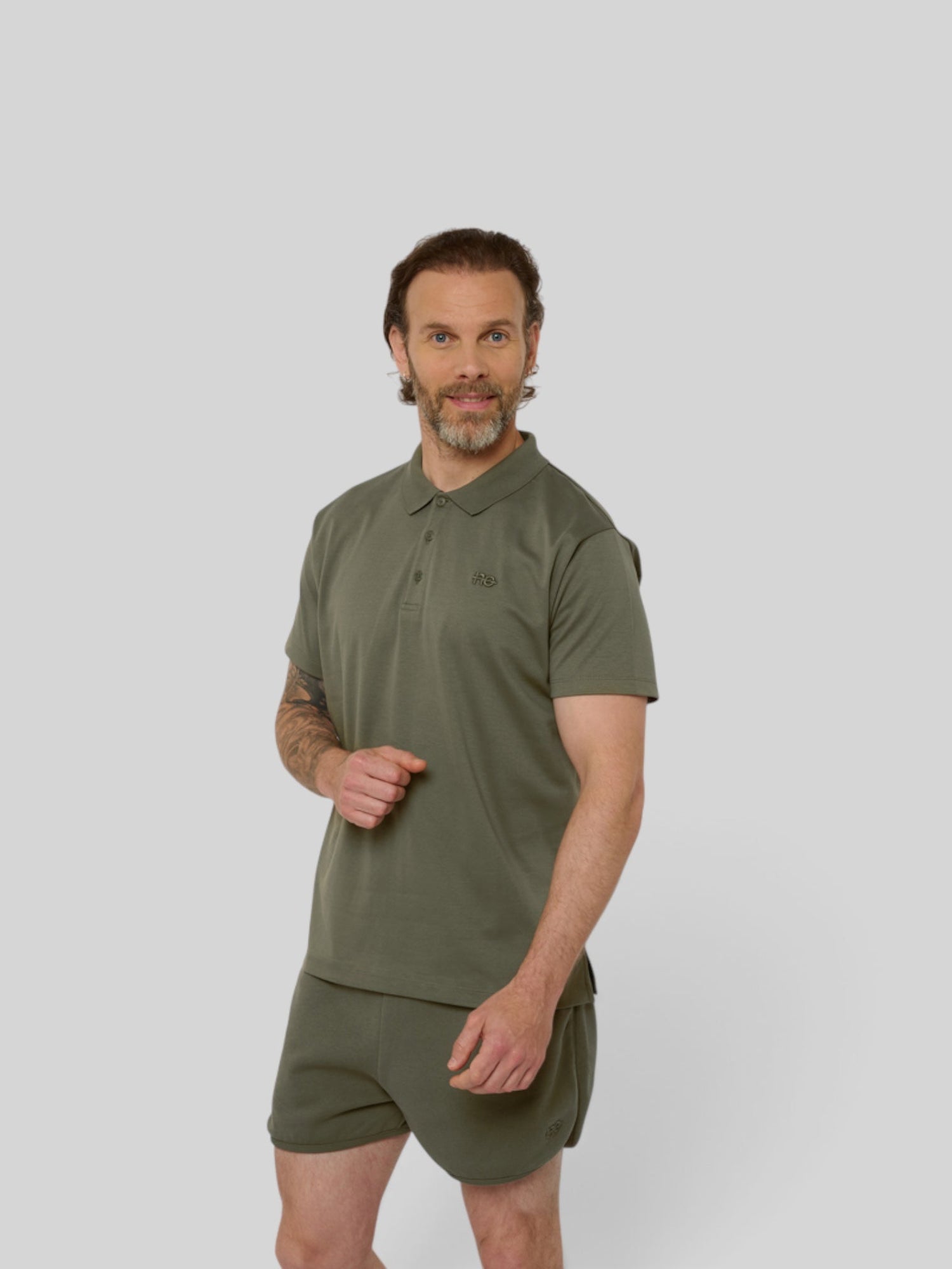 Le Ty-shirt W vert kaki, T-shirt unisexe col polo en coton biologique – vue 5